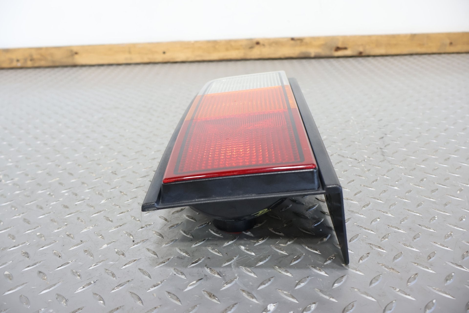 2003-2004 Hummer H2 Right Tail Light 15193459