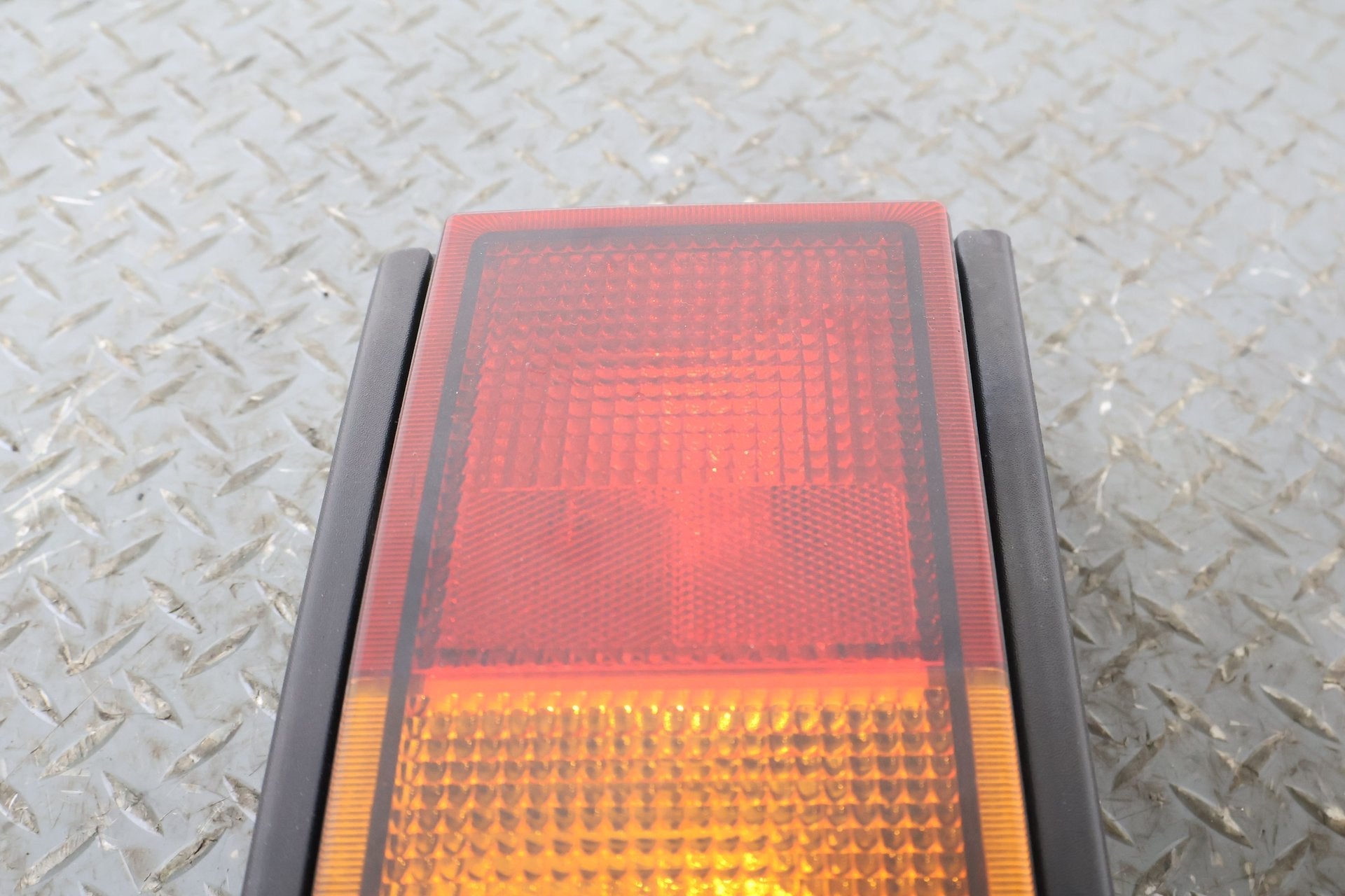 2003-2004 Hummer H2 Right Tail Light 15193459