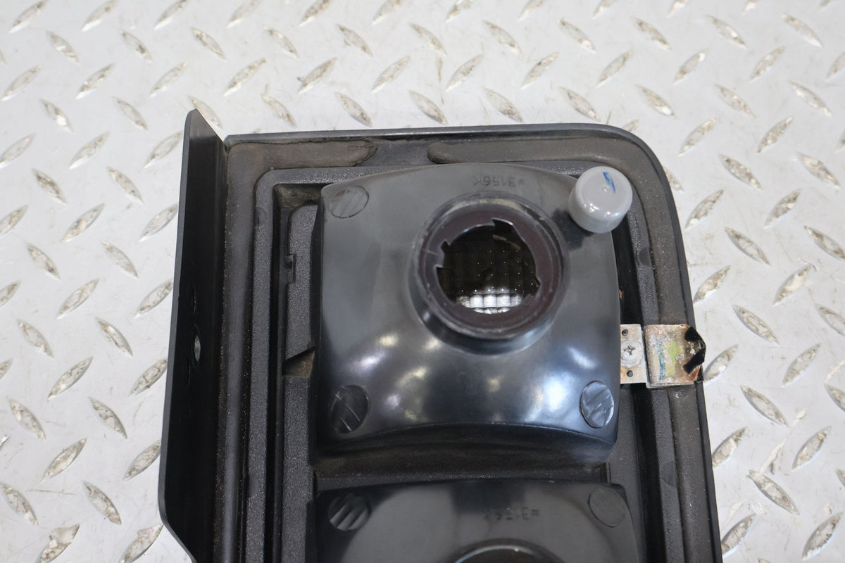 2003-2004 Hummer H2 Right Tail Light 15193459