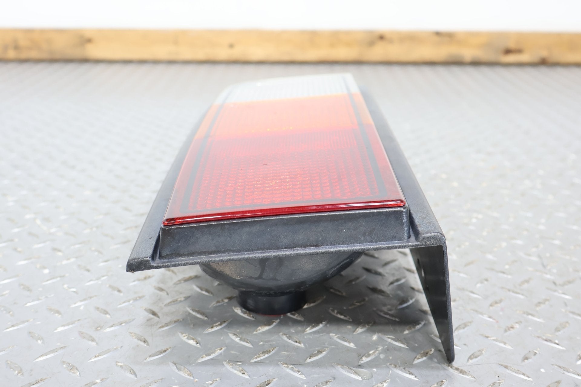 2003-2004 Hummer H2 Right Tail Light 15193459