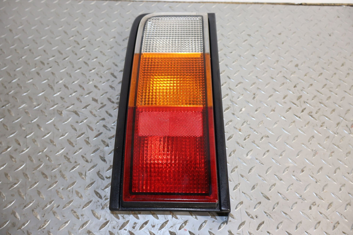 2003-2004 Hummer H2 Right Tail Light 15193459
