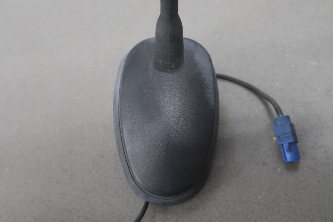 2003 - 2004 Hummer H2 Roof Mounted Antenna PN: 15175079