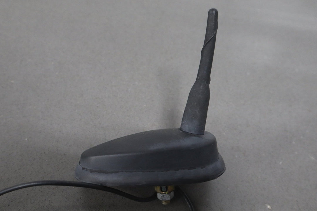 2003 - 2004 Hummer H2 Roof Mounted Antenna PN: 15175079