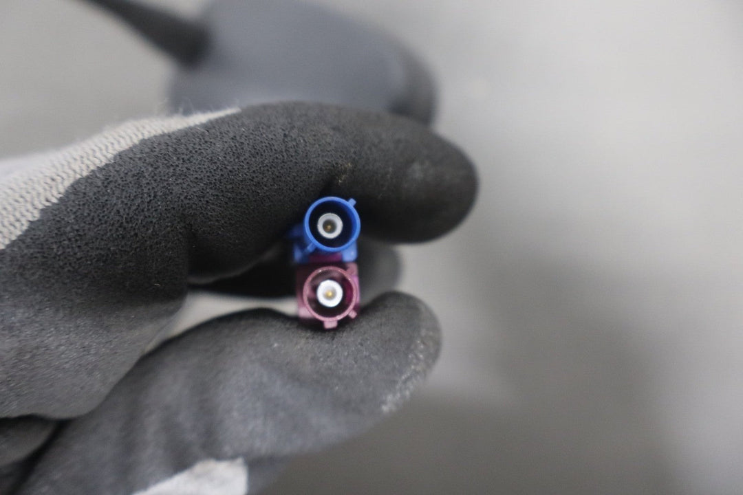 2003 - 2004 Hummer H2 Roof Mounted Antenna PN: 15175079