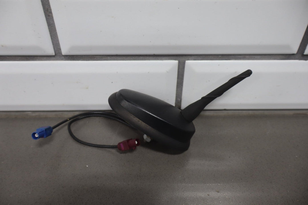 2003 - 2004 Hummer H2 Roof Mounted Antenna PN: 15175079
