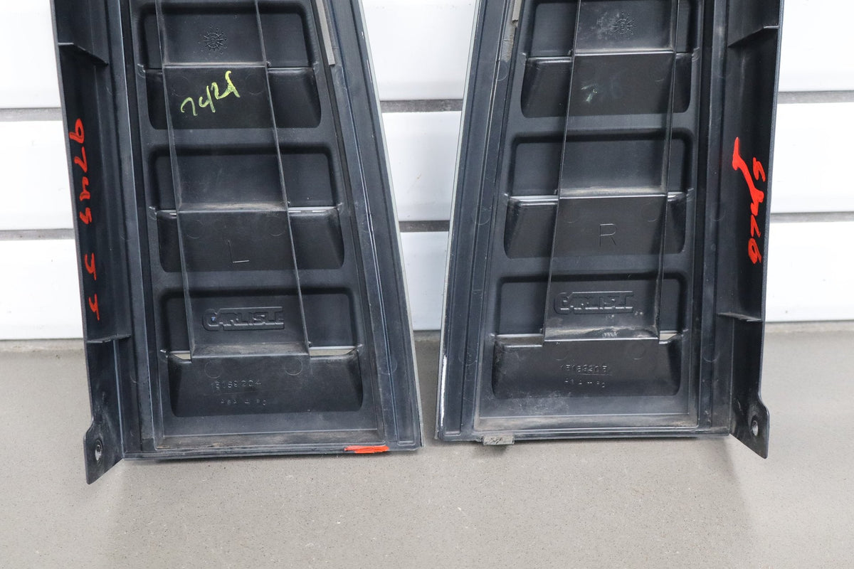 2003-2004 Hummer H2 Taillight Set Left Right W/ Painted Tail Panel Moldings