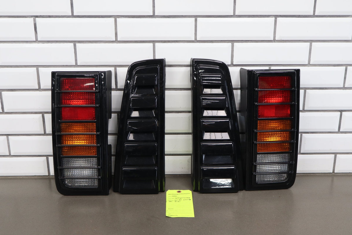 2003-2004 Hummer H2 Taillight Set Left Right W/ Painted Tail Panel Moldings