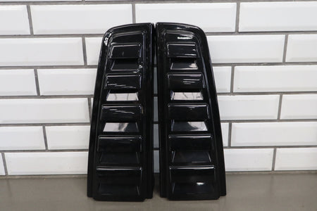 2003-2004 Hummer H2 Taillight Set Left Right W/ Painted Tail Panel Moldings