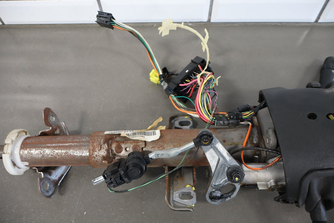 2003 - 2005 Chevrolet Silverado 2500 Steering Column 19133736