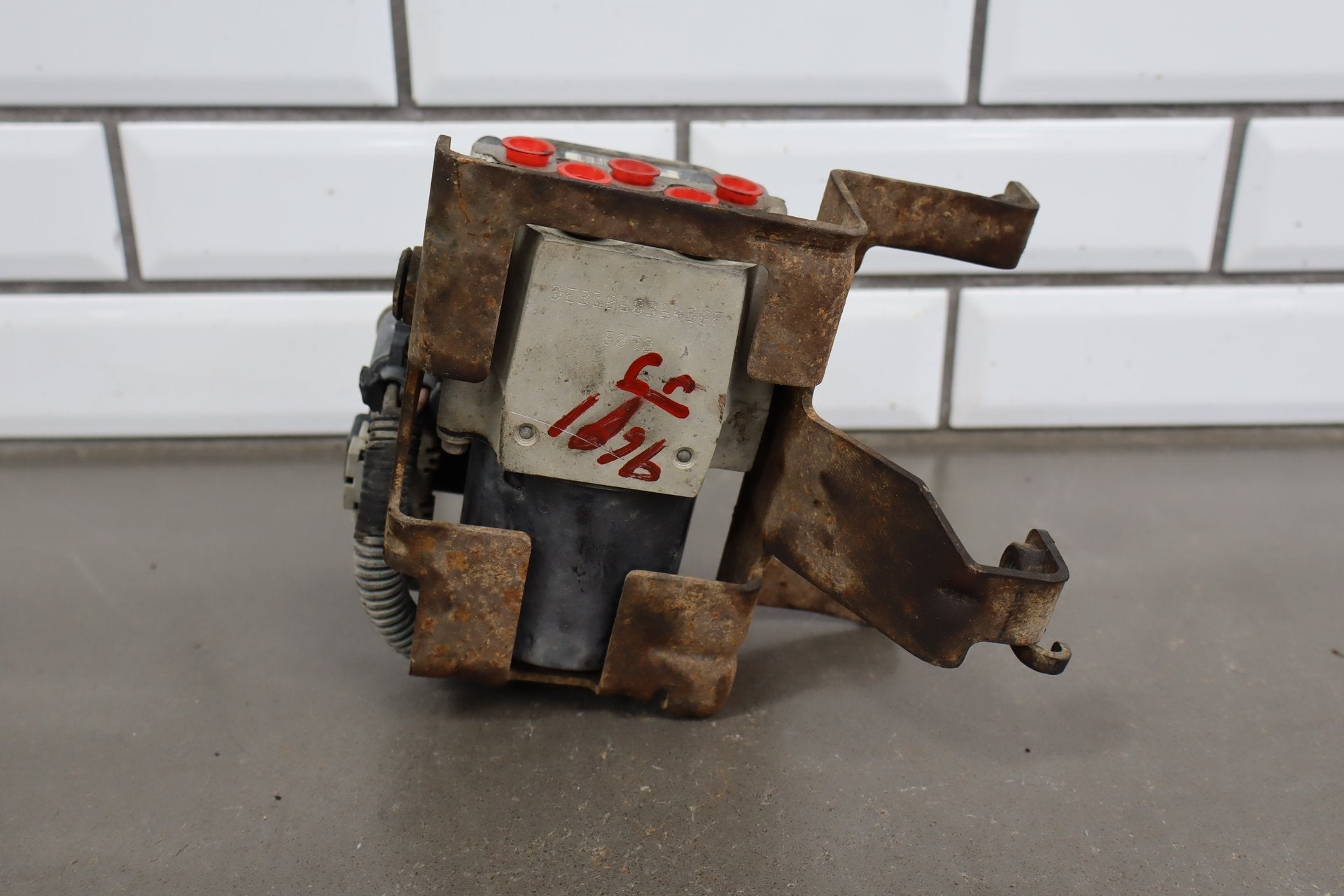 2003-2005 Chevrolet Silverado 2500HD ABS Brake Unit 15212923 OEM Southern