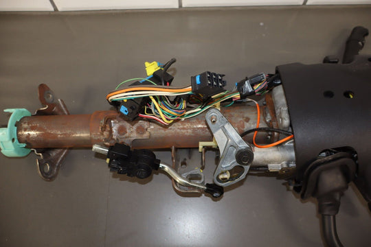 2003 - 2005 GMC Sierra 2500HD Tilt Steering Column with Keys/Switches 19133736