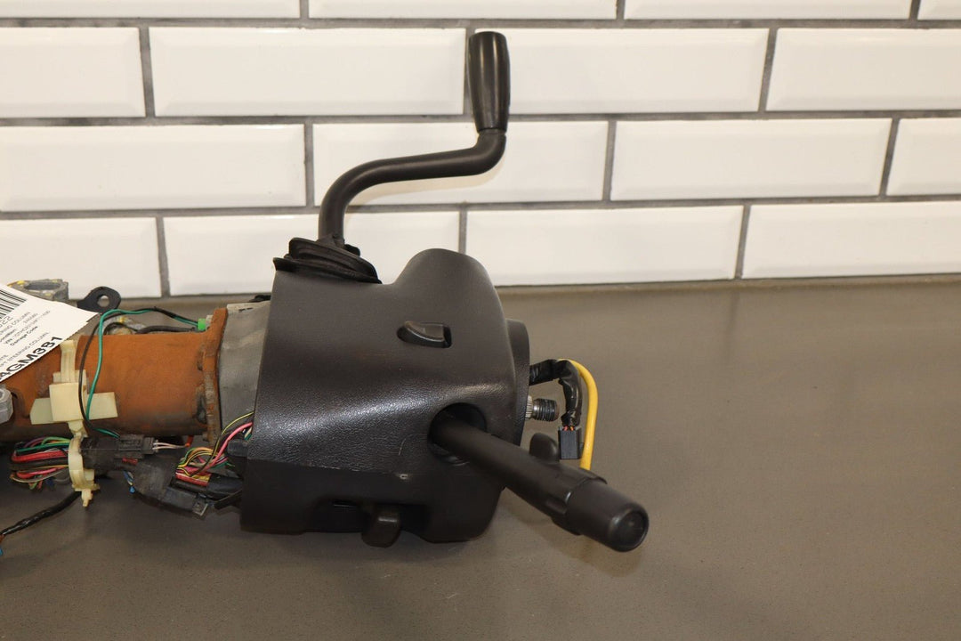 2003 - 2005 GMC Sierra 2500HD Tilt Steering Column with Keys/Switches 19133736