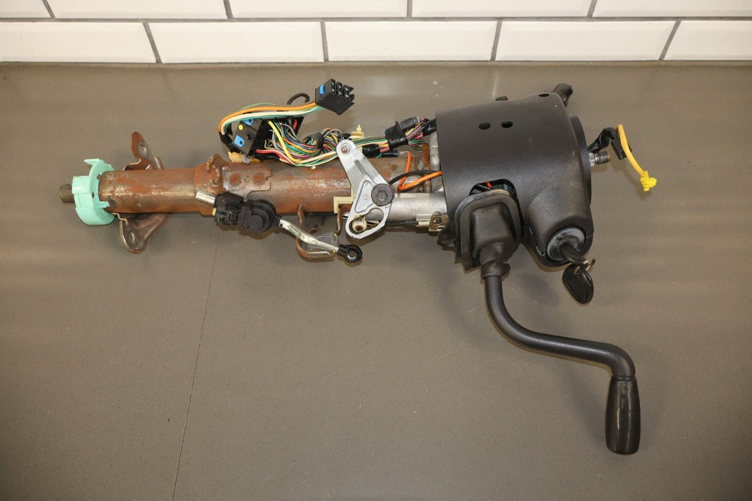 2003 - 2005 GMC Sierra 2500HD Tilt Steering Column with Keys/Switches 19133736