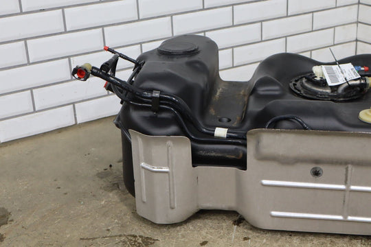 2003 - 2005 GMC Yukon Denali 6.0L LQ4 Fuel Tank with Pump Tested Genuine