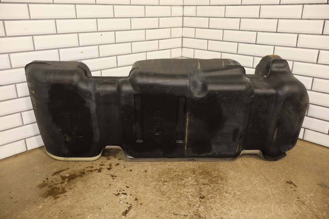 2003 - 2005 GMC Yukon Denali 6.0L LQ4 Fuel Tank with Pump Tested Genuine