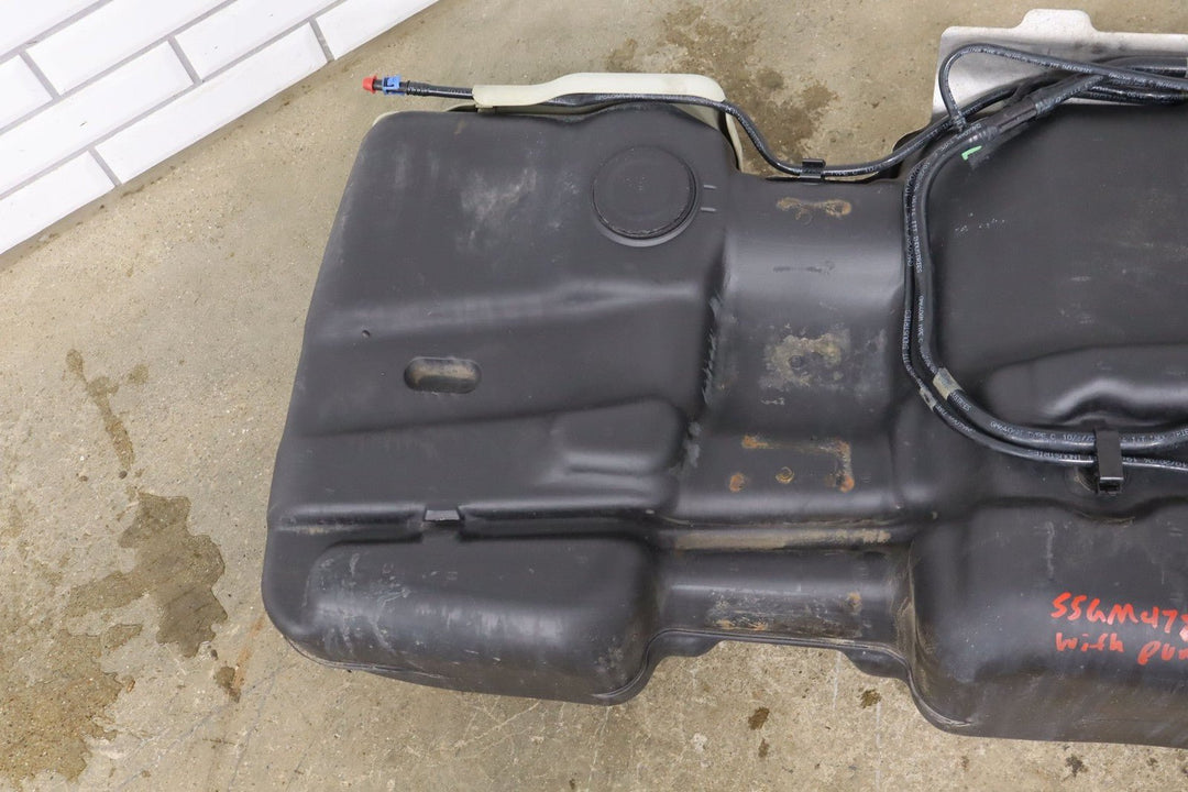 2003 - 2005 GMC Yukon Denali 6.0L LQ4 Fuel Tank with Pump Tested Genuine