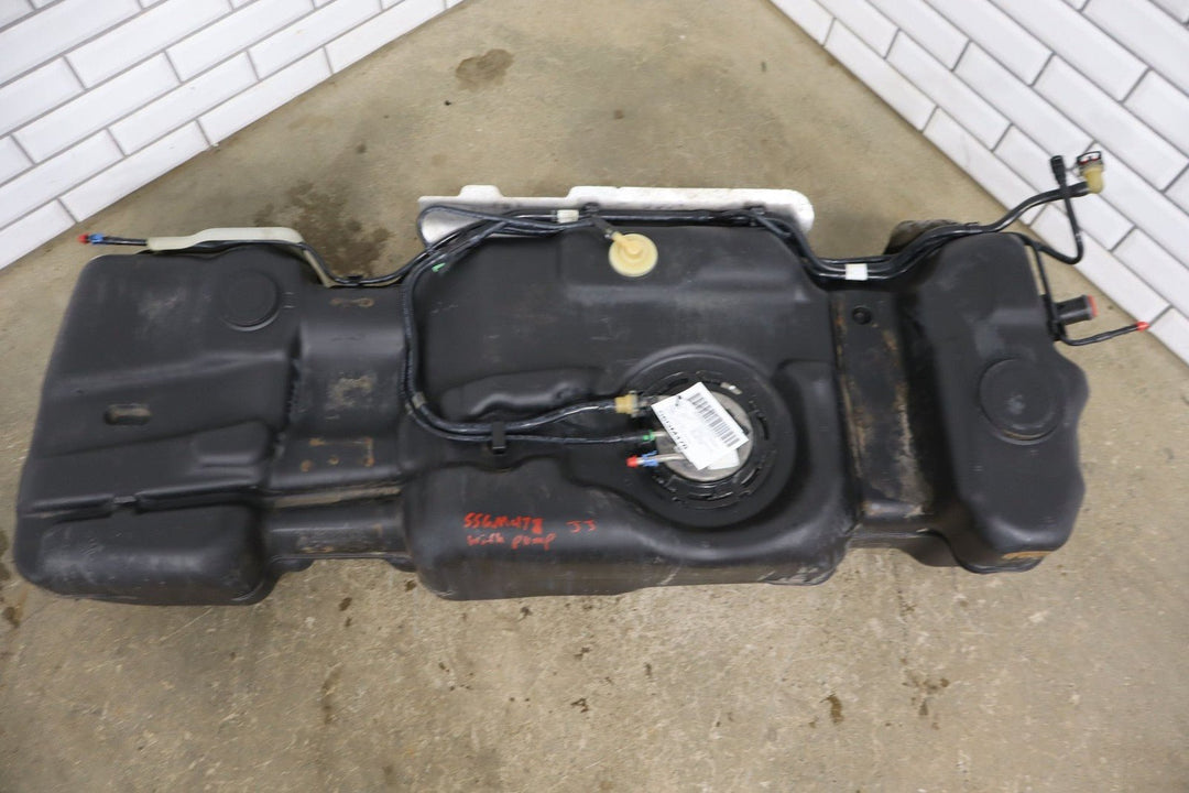 2003 - 2005 GMC Yukon Denali 6.0L LQ4 Fuel Tank with Pump Tested Genuine