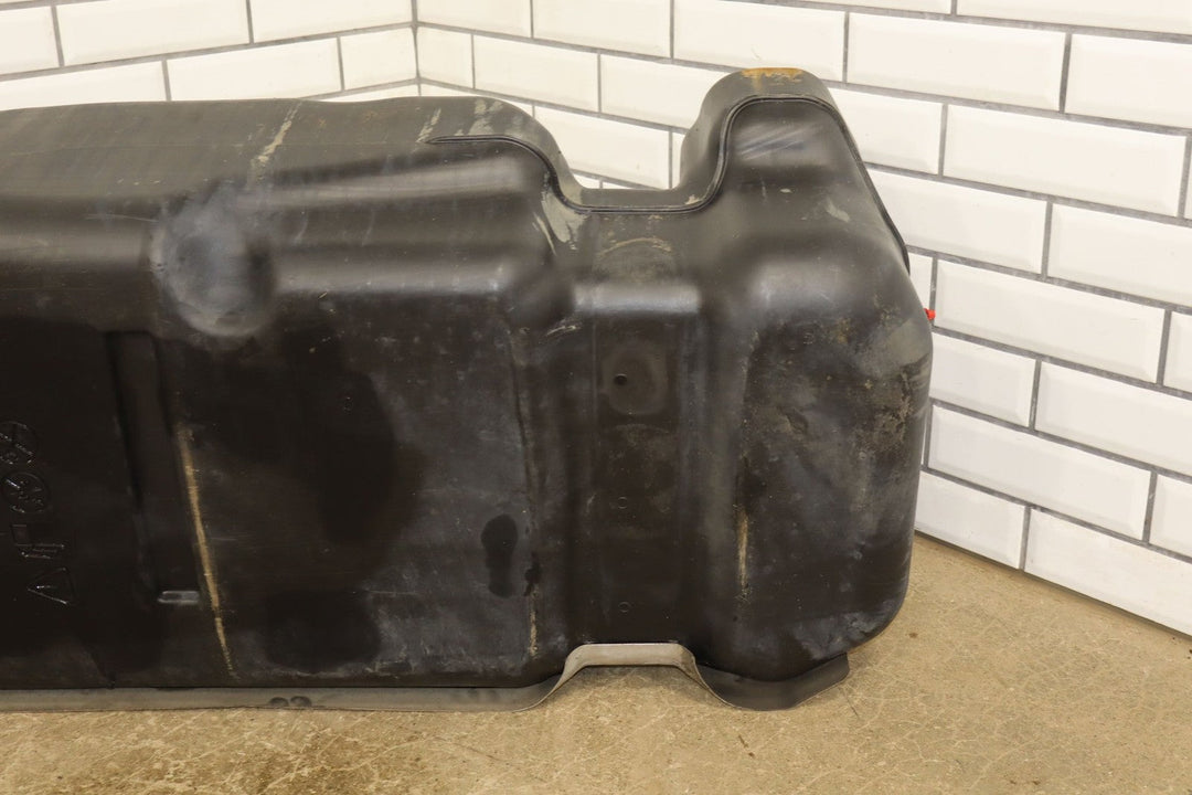 2003 - 2005 GMC Yukon Denali 6.0L LQ4 Fuel Tank with Pump Tested Genuine