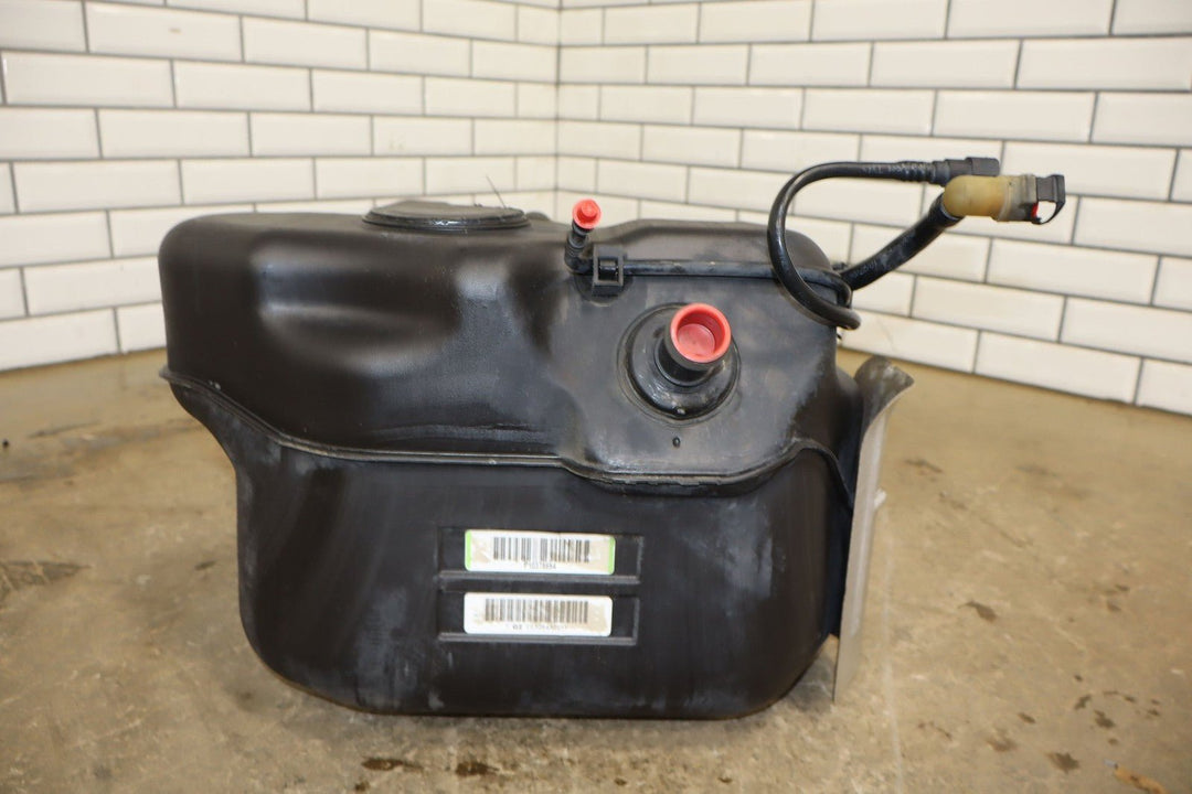 2003 - 2005 GMC Yukon Denali 6.0L LQ4 Fuel Tank with Pump Tested Genuine