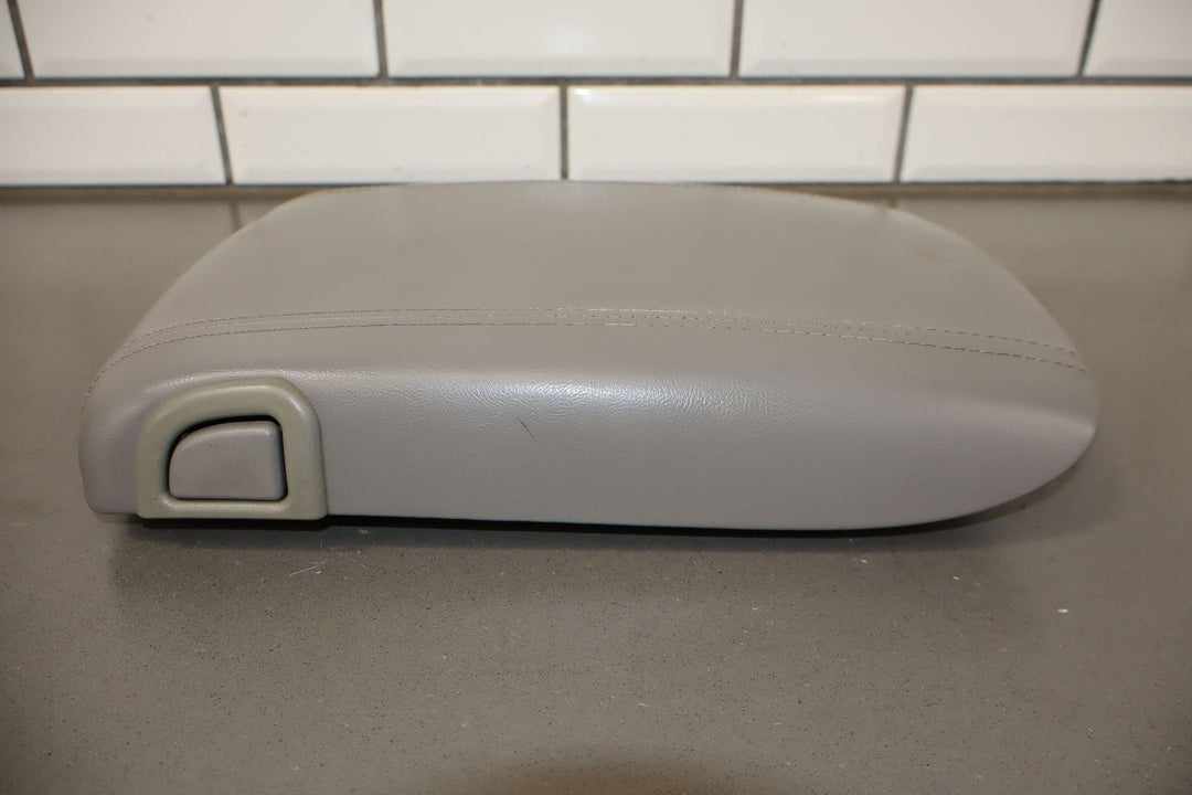 2003 - 2005 GMC Yukon Denali Console Lid Genuine Stone Gray (922)