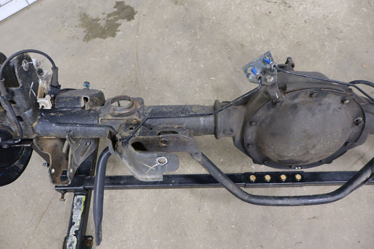 2003 - 2005 GMC Yukon Denali Escalade 3.73 Rear Axle Assembly 15135401 Genuine