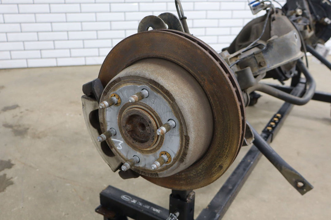2003 - 2005 GMC Yukon Denali Escalade 3.73 Rear Axle Assembly 15135401 Genuine