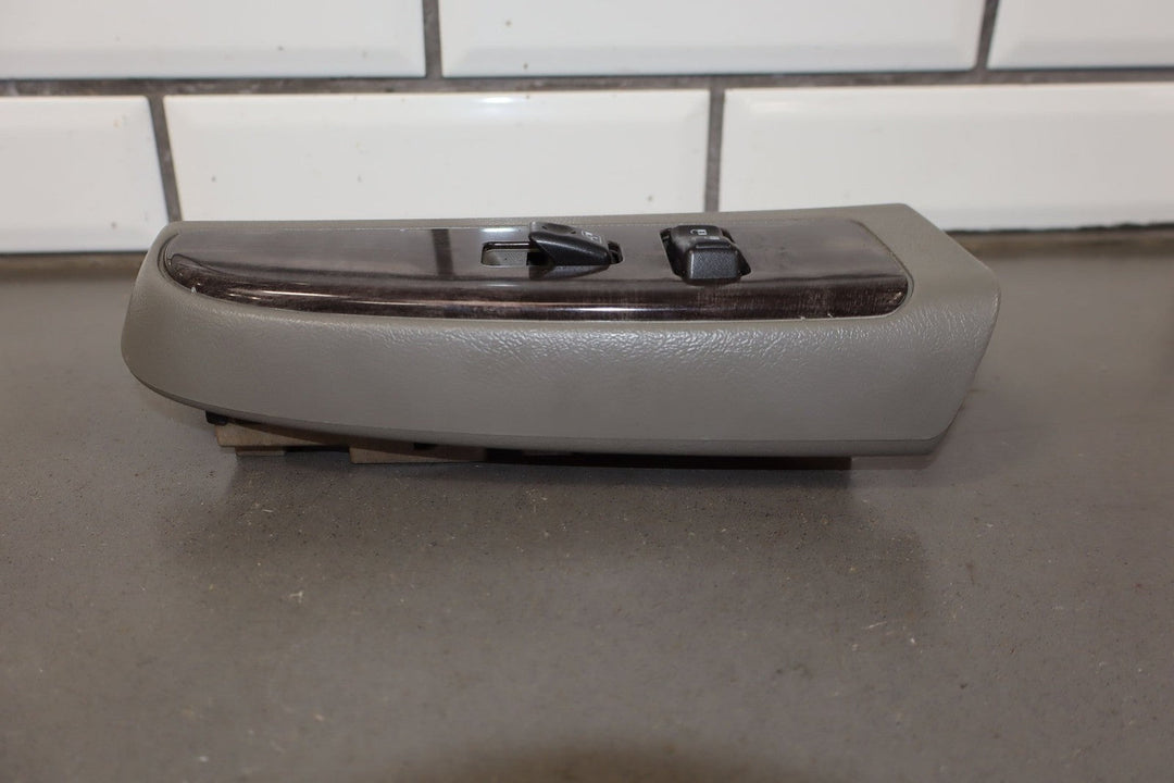 2003 - 2005 GMC Yukon Denali Front Door Pair Woodgrain Stone Gray