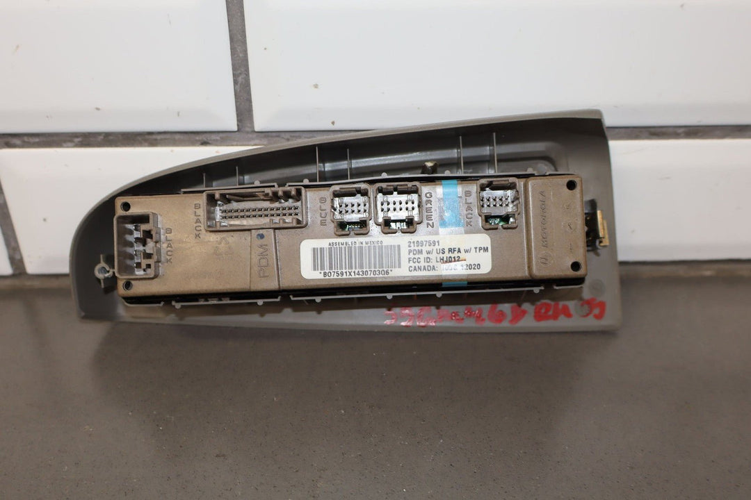 2003 - 2005 GMC Yukon Denali Front Door Pair Woodgrain Stone Gray