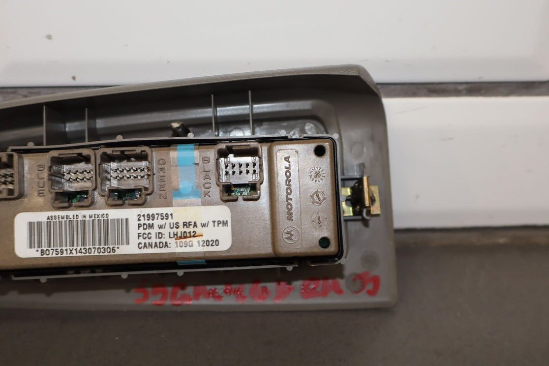 2003 - 2005 GMC Yukon Denali Front Door Pair Woodgrain Stone Gray