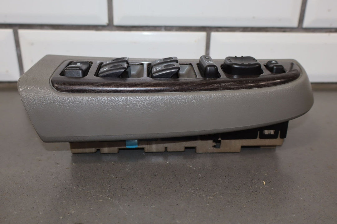 2003 - 2005 GMC Yukon Denali Front Door Pair Woodgrain Stone Gray