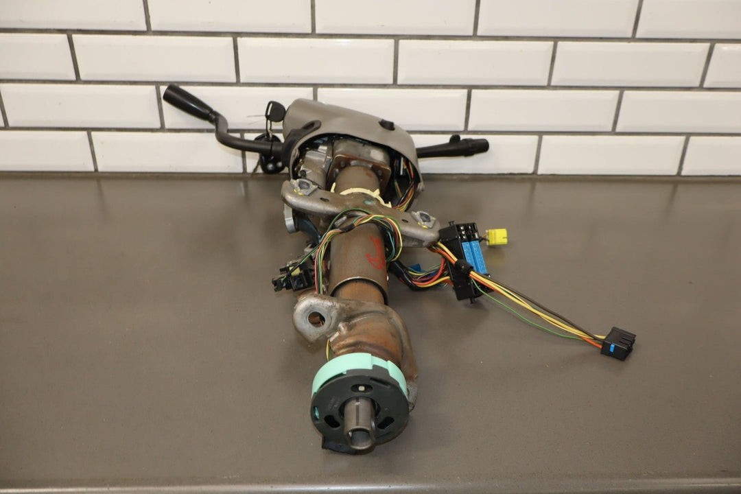 2003 - 2005 GMC Yukon Steering Column with Keys (No Fobs)