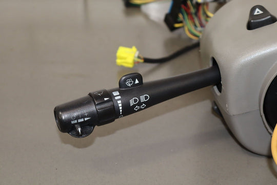 2003 - 2005 GMC Yukon Steering Column with Keys (No Fobs)