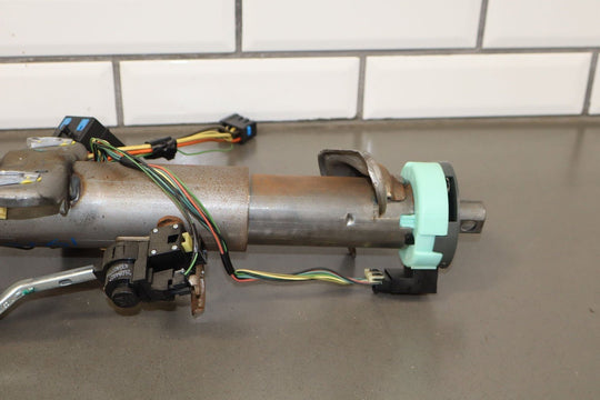 2003 - 2005 GMC Yukon Steering Column with Keys (No Fobs)