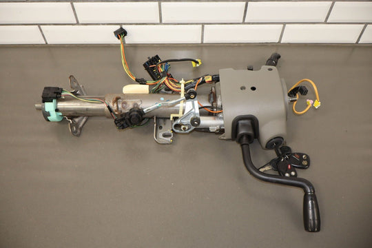 2003 - 2005 GMC Yukon Steering Column with Keys (No Fobs)