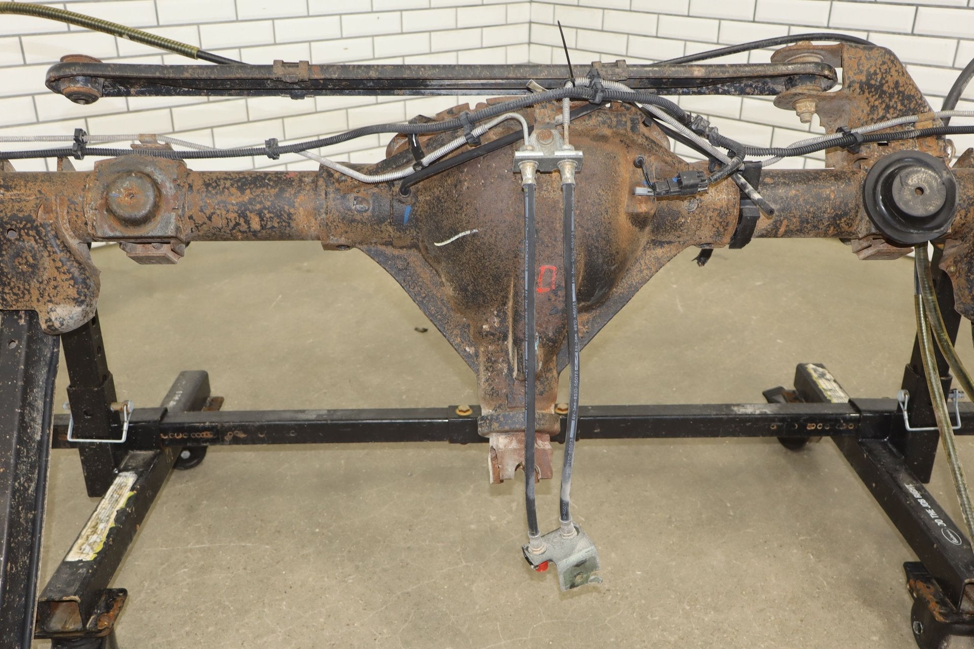 2003-2005 Hummer H2 Rear Axle Assembly 4.10 GT5