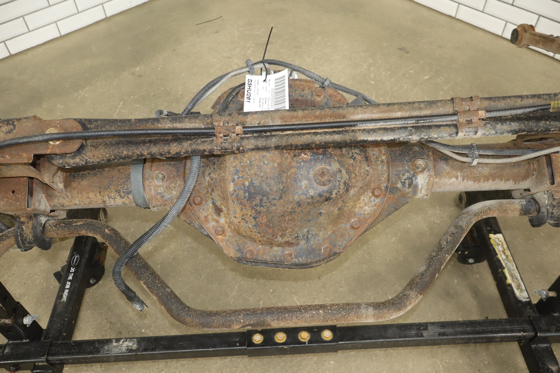 2003-2005 Hummer H2 Rear Axle Assembly 4.10 GT5