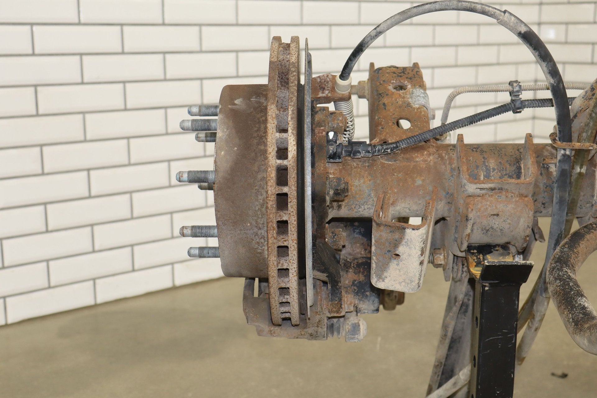 2003-2005 Hummer H2 Rear Axle Assembly 4.10 GT5