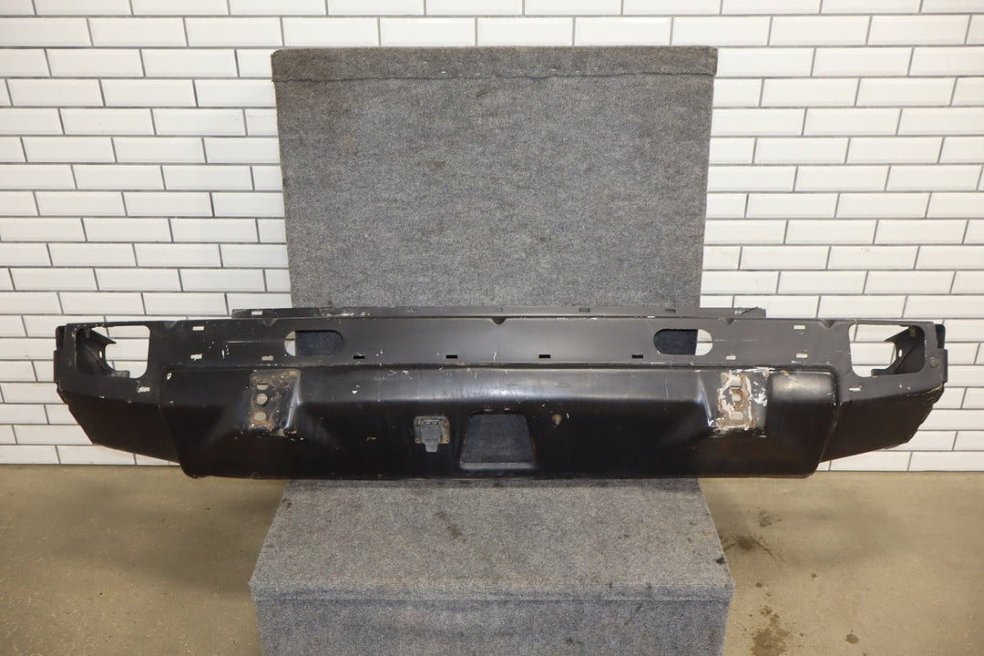 2003 - 2005 Hummer H2 Rear Bumper Center Metal Section 12335668 OEM