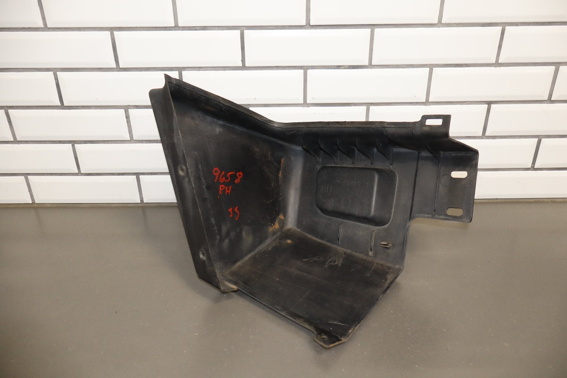 2003-2005 Hummer H2- Right Rear Bumper Extension 12335666
