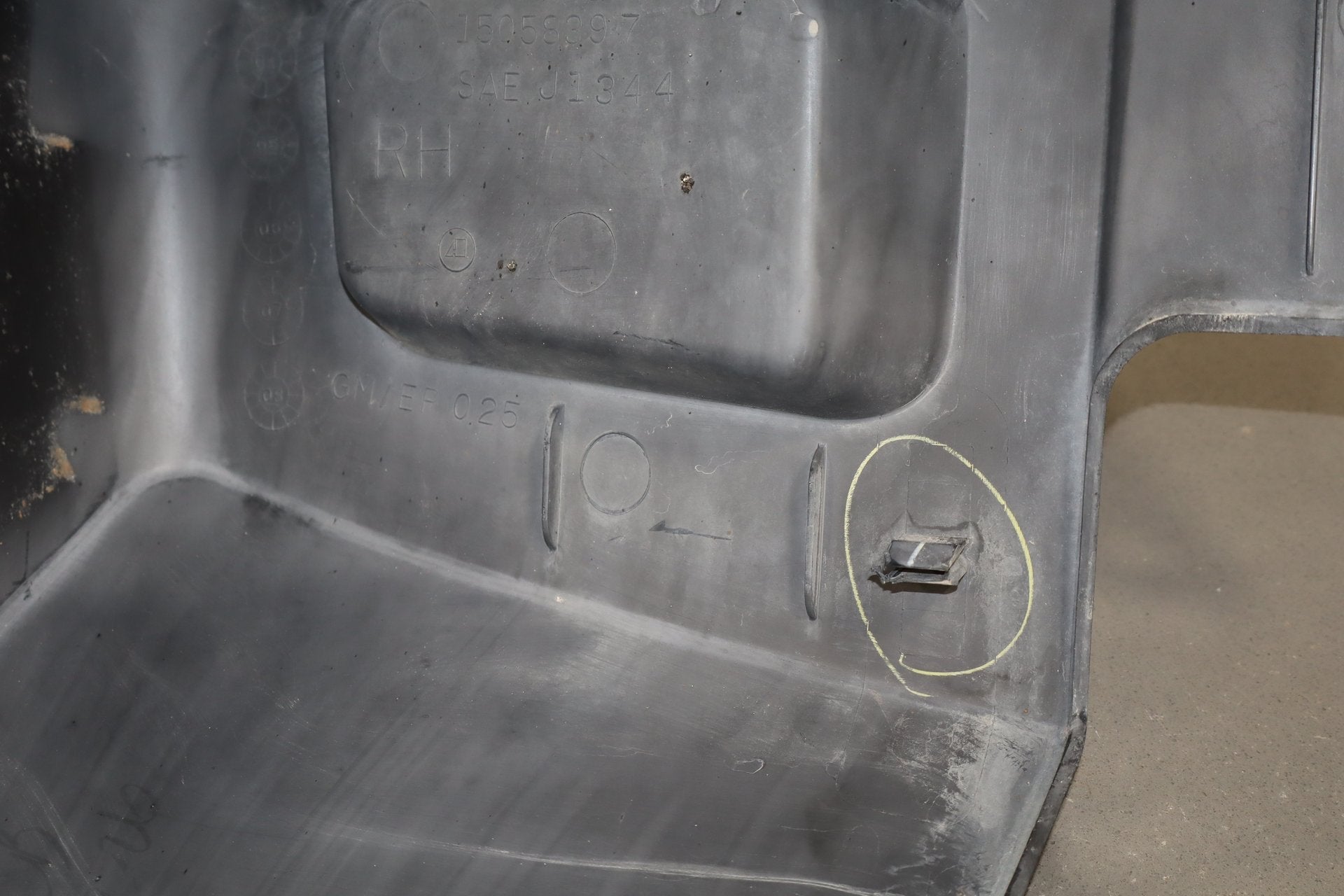 2003-2005 Hummer H2- Right Rear Bumper Extension 12335666