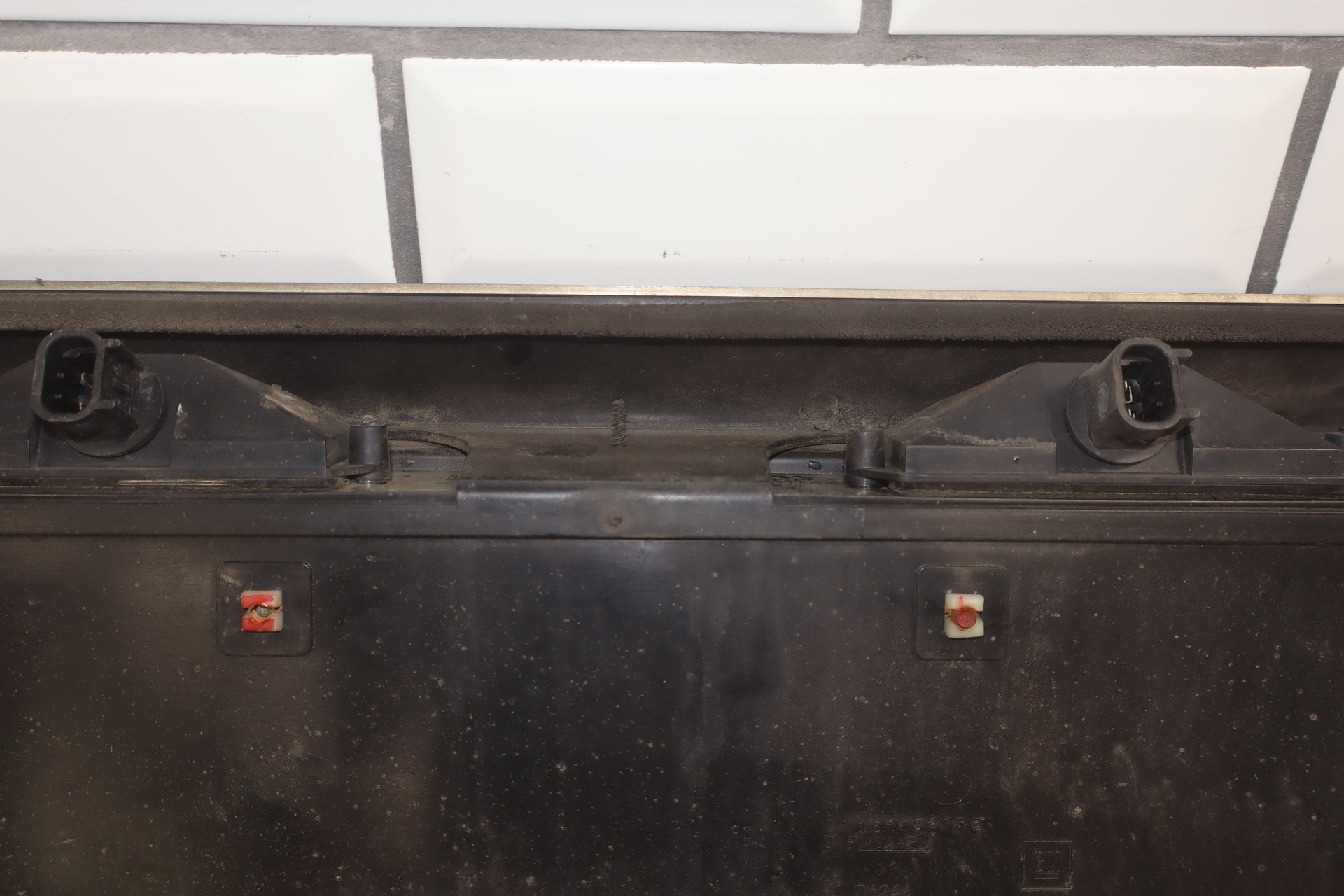 2003-2005 Hummer H2- Tail Finish Panel PN: 15135441