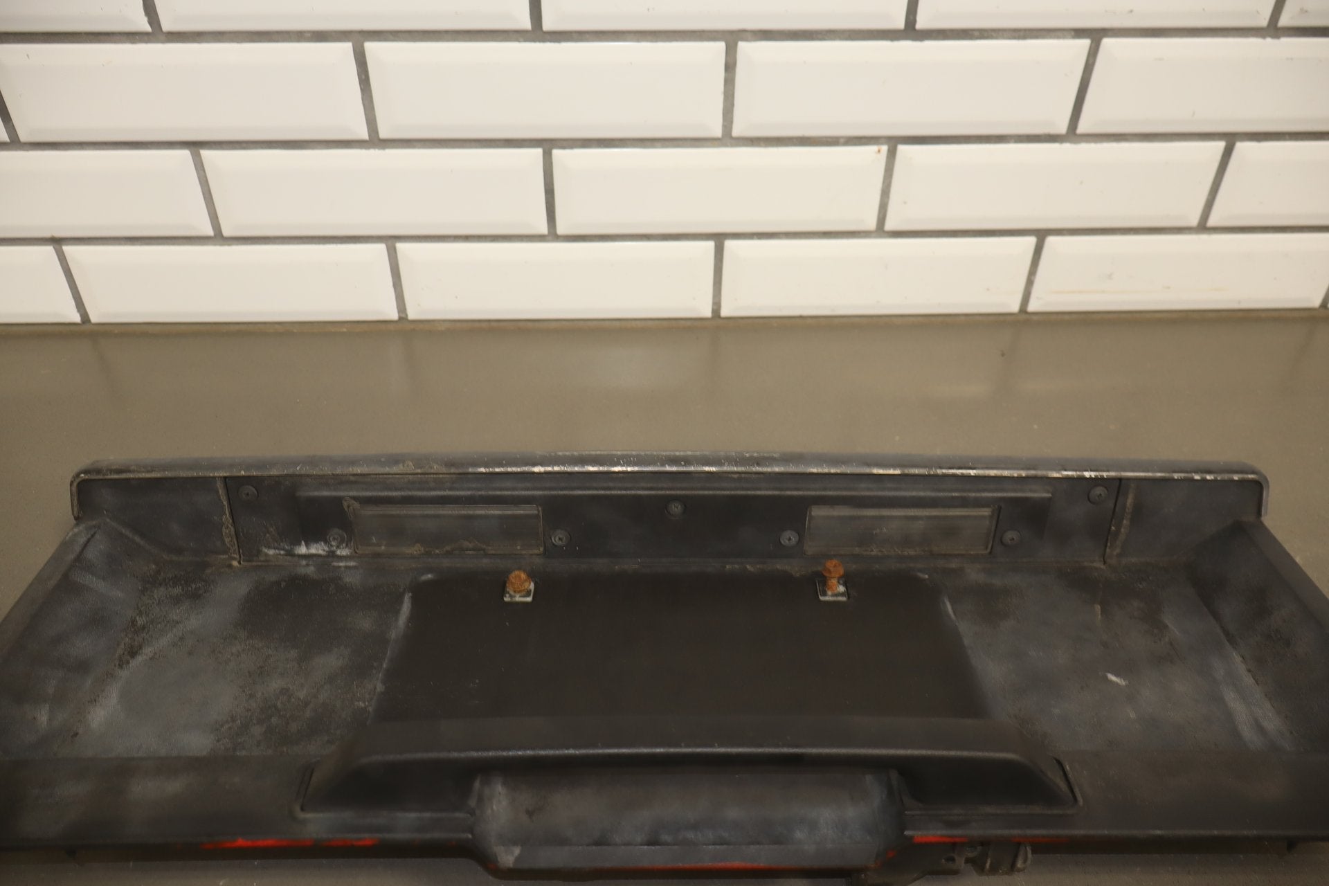 2003-2005 Hummer H2- Tail Finish Panel PN: 15135441