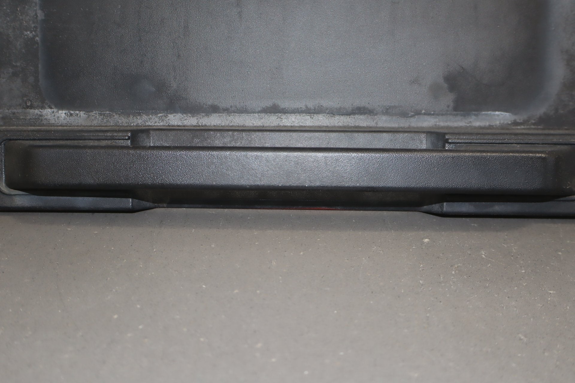 2003-2005 Hummer H2- Tail Finish Panel PN: 15135441