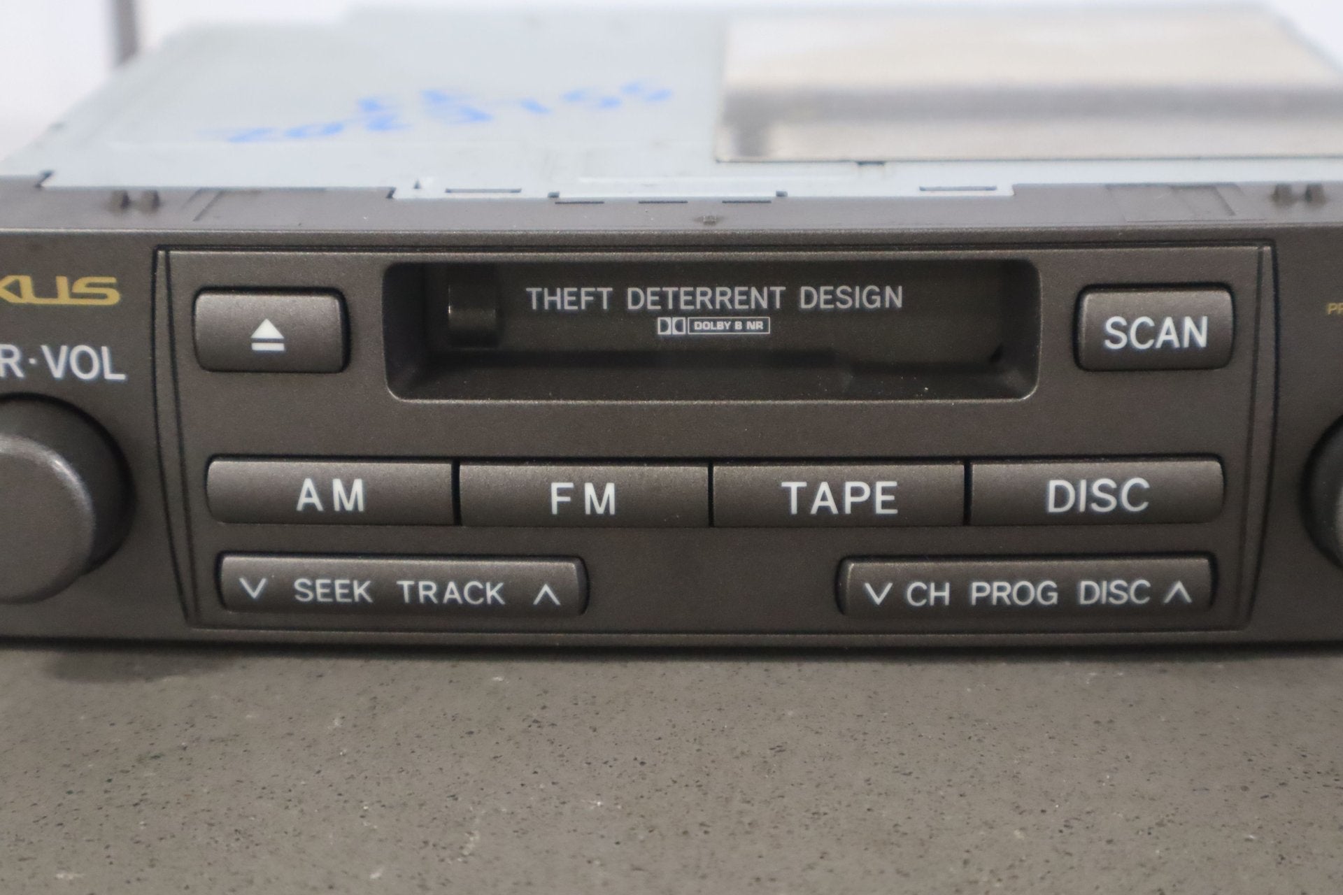2003-2005 Lexus GX470 Radio Control Unit 86120-60441 Cassette Player
