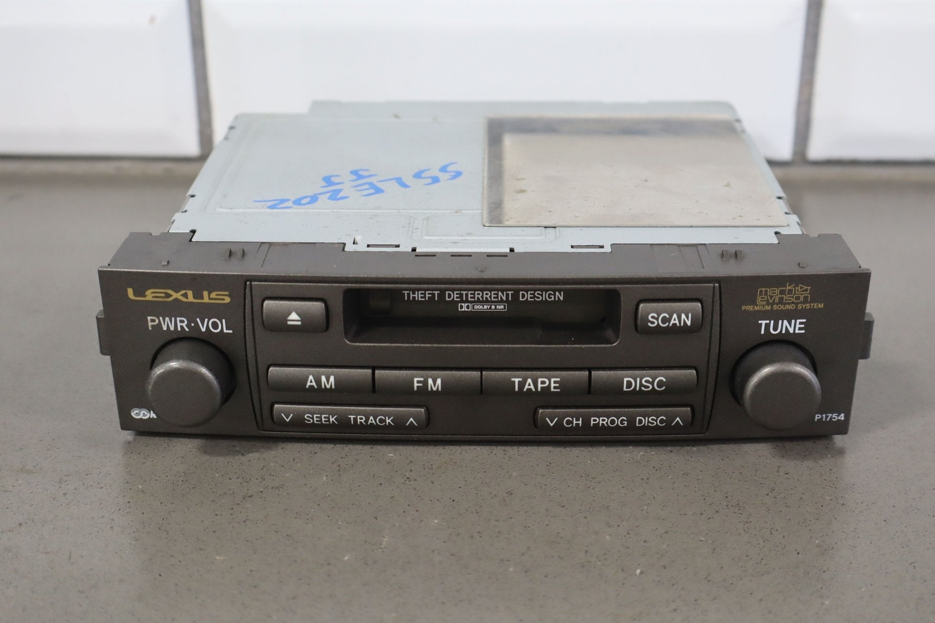 2003-2005 Lexus GX470 Radio Control Unit 86120-60441 Cassette Player