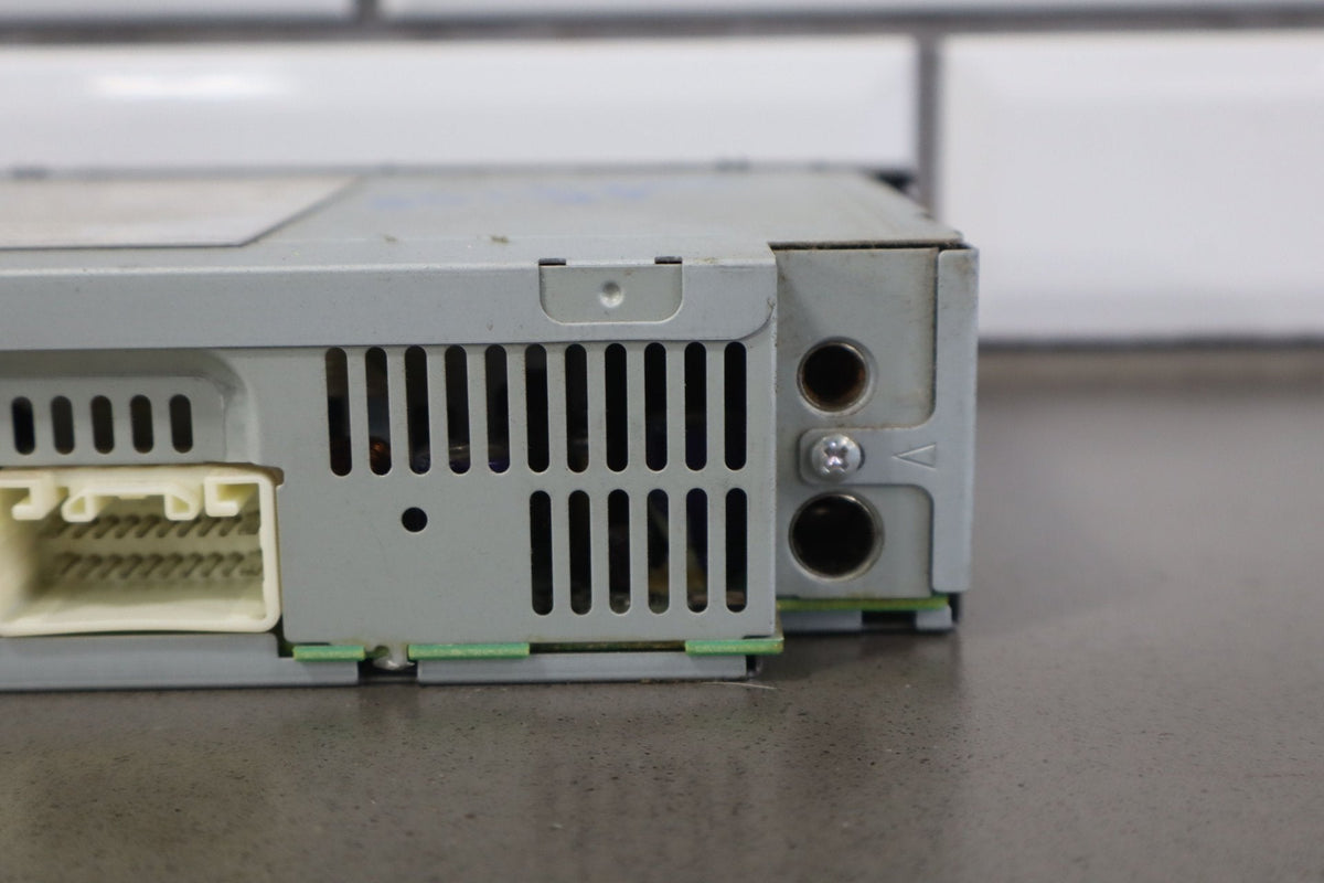 2003-2005 Lexus GX470 Radio Control Unit 86120-60441 Cassette Player