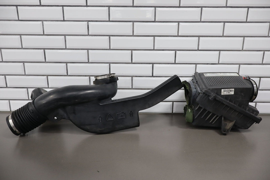 2003 - 2006 Cadillac Escalade Air Cleaner/Box 88894277 *No MAF*