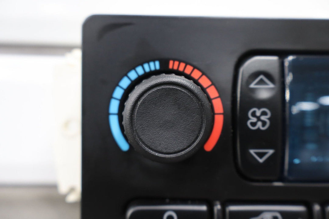 2003 - 2006 Cadillac Escalade Automatic Temperature Climate Controls 15855848