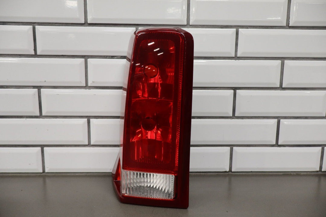 2003 - 2006 Cadillac Escalade Left Taillight 15044523