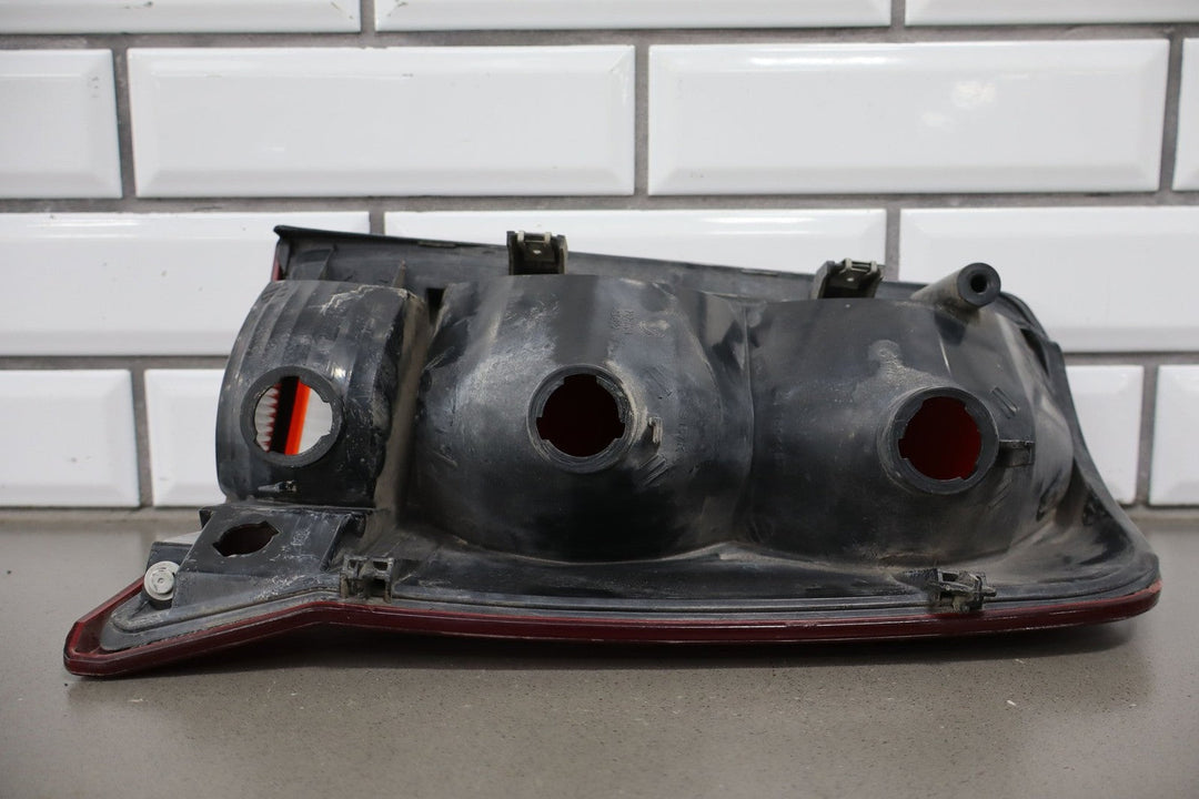 2003 - 2006 Cadillac Escalade Left Taillight 15044523